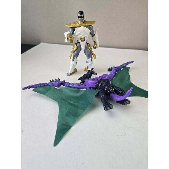 MMPR In Space Silver Battlizer Figure - Picture 5 of 6